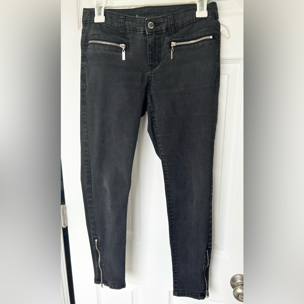 Jennifer Lopez Black Skinny Ankle Jeans with Zipper Details